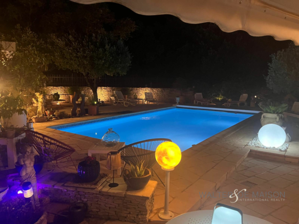 Maison 5 pièce(s) 166 m²