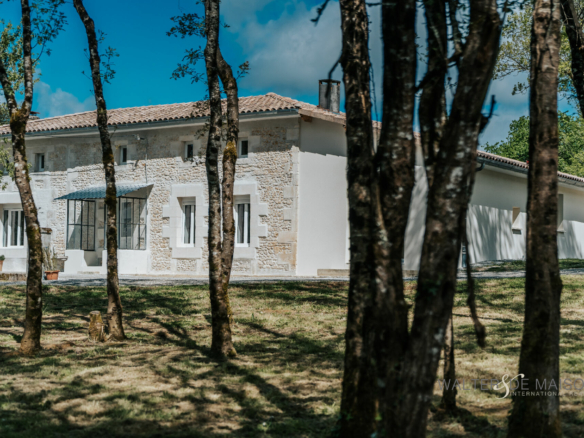 Maison 8 pièce(s) 211 m²