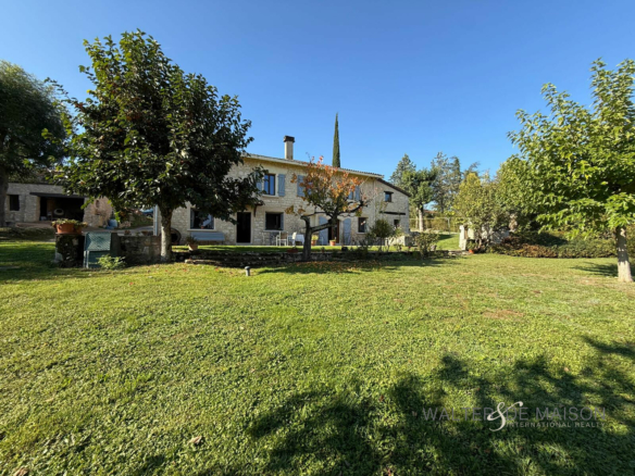 Maison 5 pièce(s) 279 m²