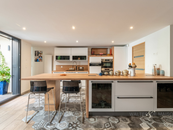 Maison 10 pièce(s) 276 m²