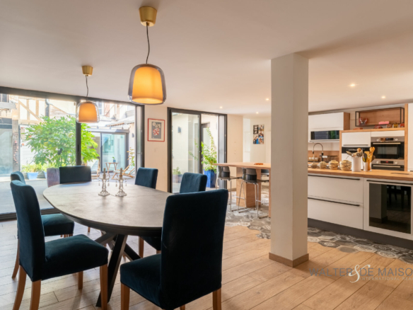 Maison 10 pièce(s) 276 m²
