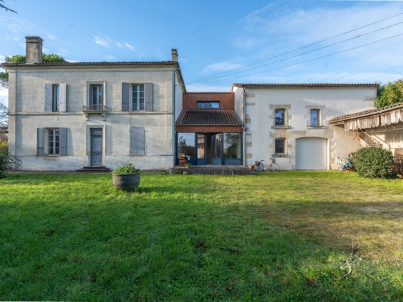 Maison 6 pièce(s) 230.13 m²