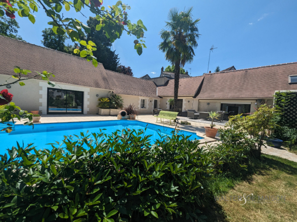 Maison 7 pièce(s) 210 m²