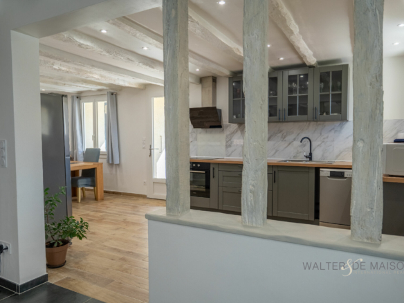 Maison 8 pièce(s) 209.74 m²