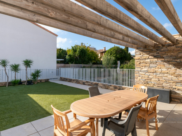 Maison 4 pièce(s) 147 m²