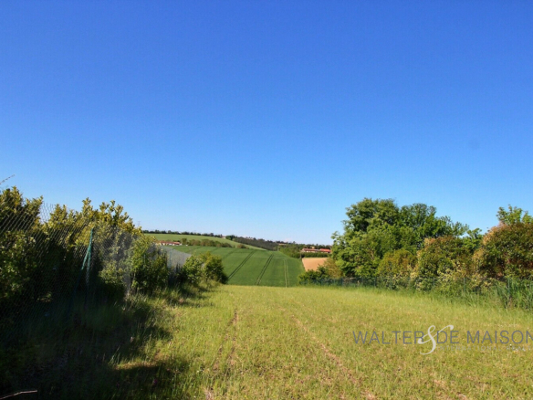 Terrain 800 m²