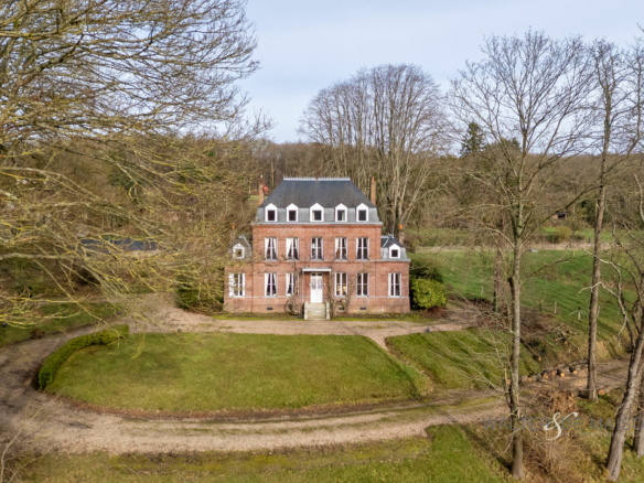 Maison 10 pièces 252 m²