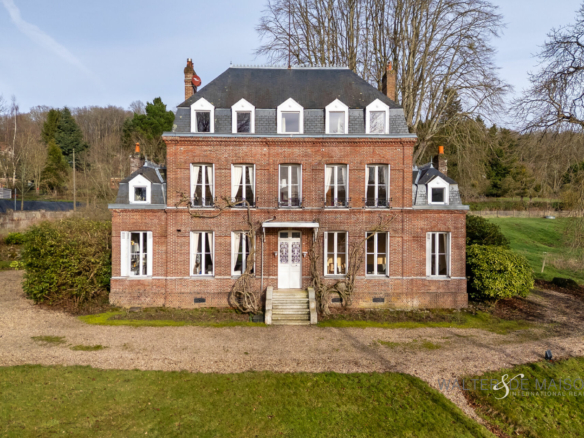 Maison 10 pièces 252 m²