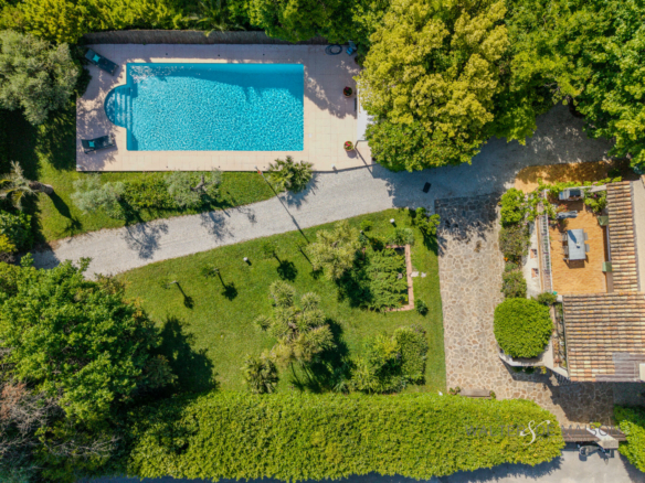 Maison 8 pièces 262 m²