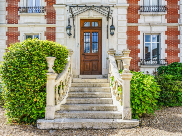 Demeure 27 pièces 700 m²