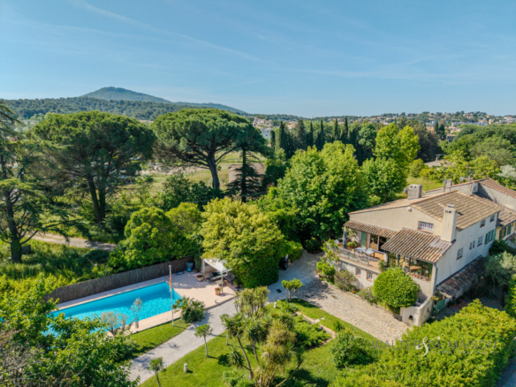 Maison 8 pièces 262 m²