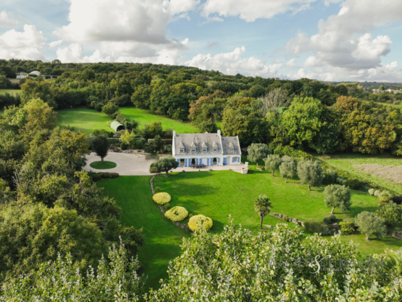 Maison 9 pièces 289.79 m²