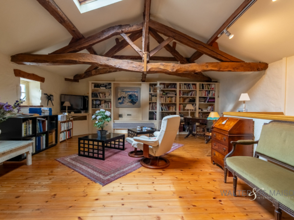 Maison 7 pièces 232.77 m²