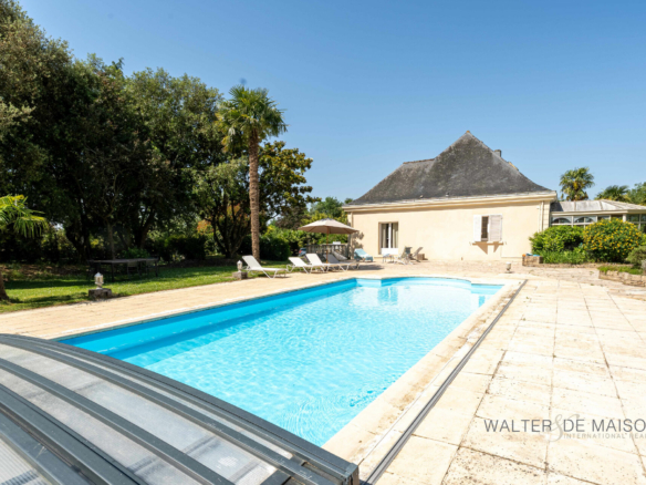 Demeure 8 pièces 236 m²