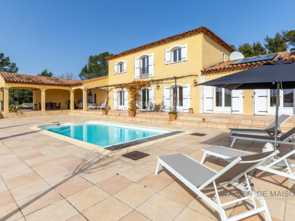 Maison 7 pièces 210 m²