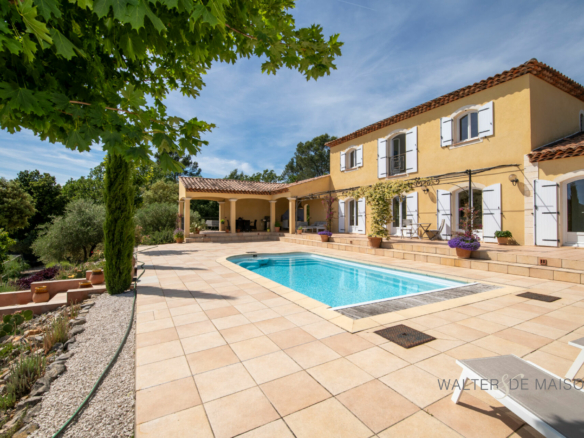 Maison 7 pièces 210 m²