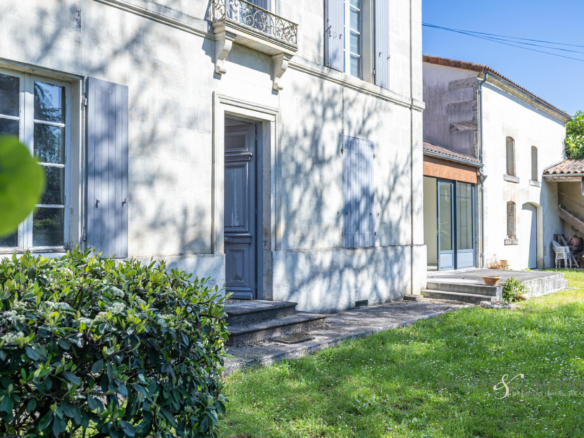Maison 6 pièces 230.13 m²