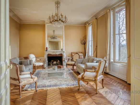 Demeure 10 pièces 252 m²