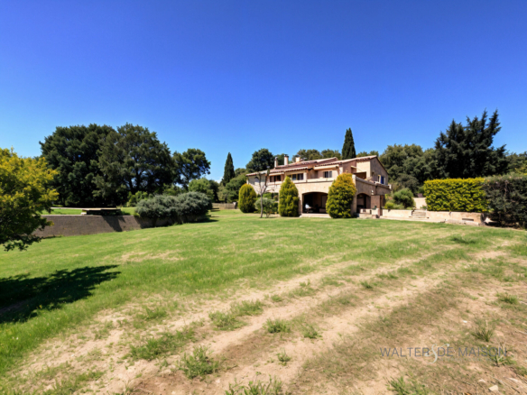 Maison 6 pièces 300 m²
