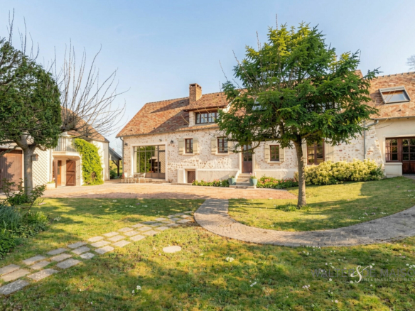 Maison 10 pièces 290 m²