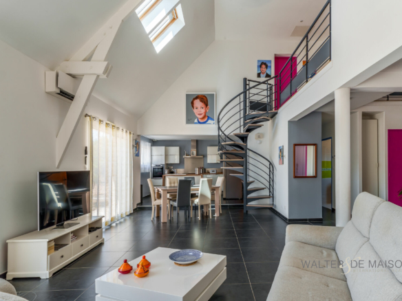 Maison 5 pièces 218 m²