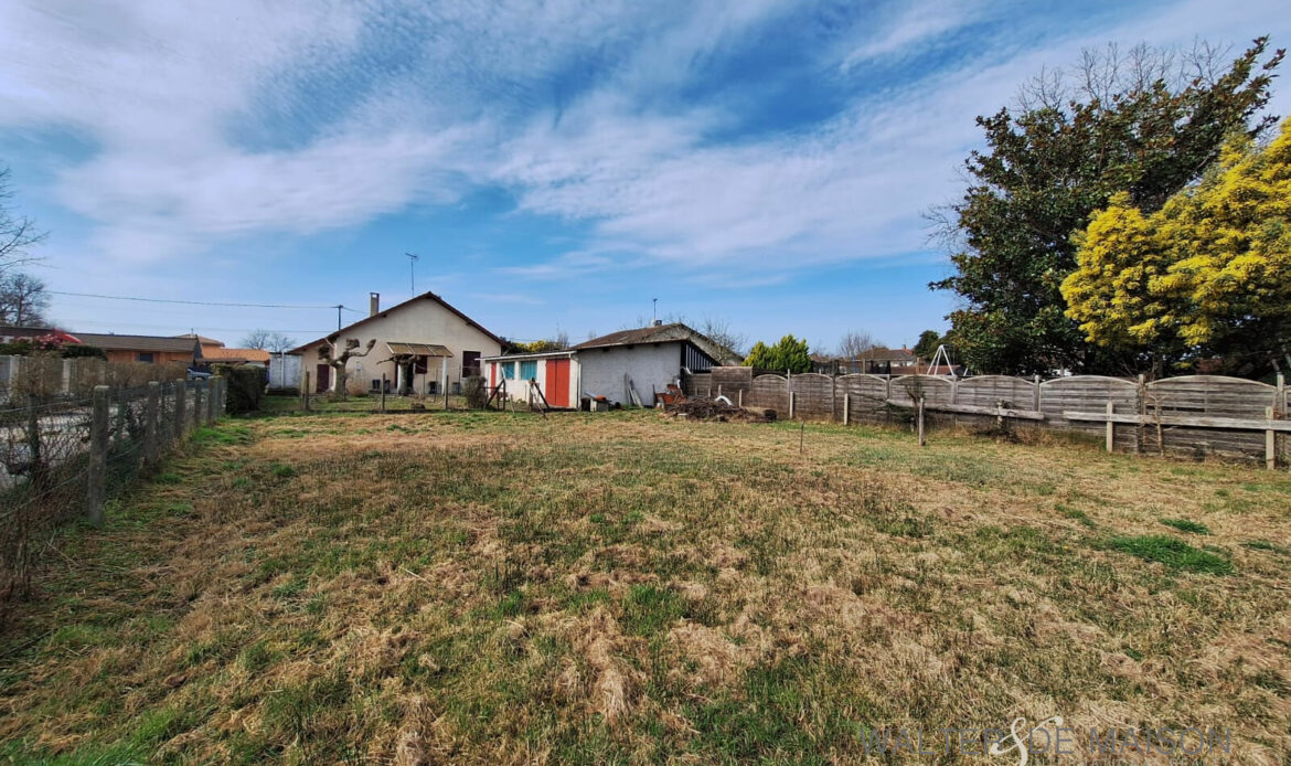 b8352153